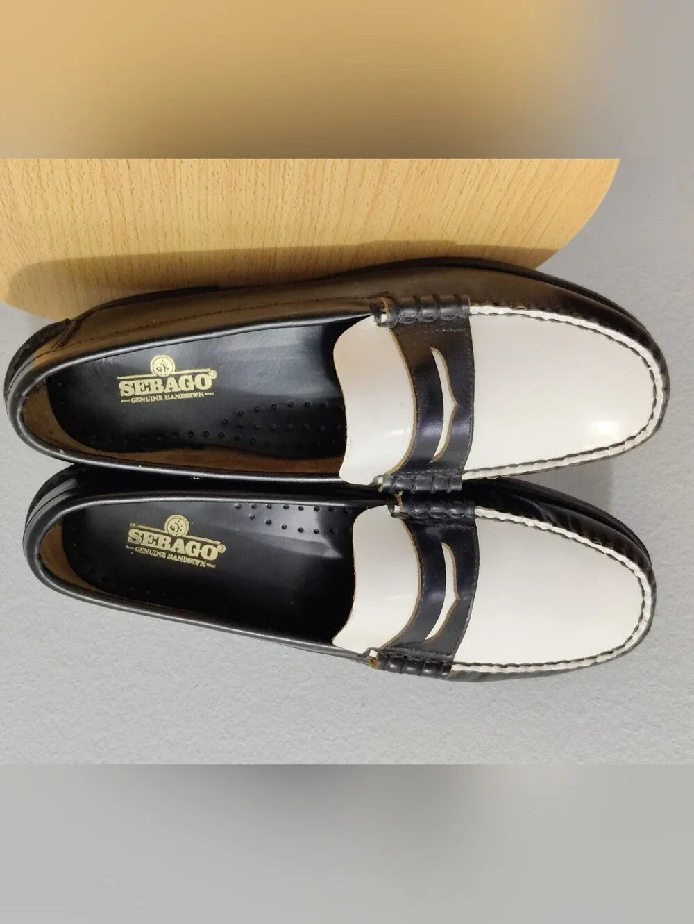 Sebago Women's Size 8.5 Black And White Spectator Penny Loafers